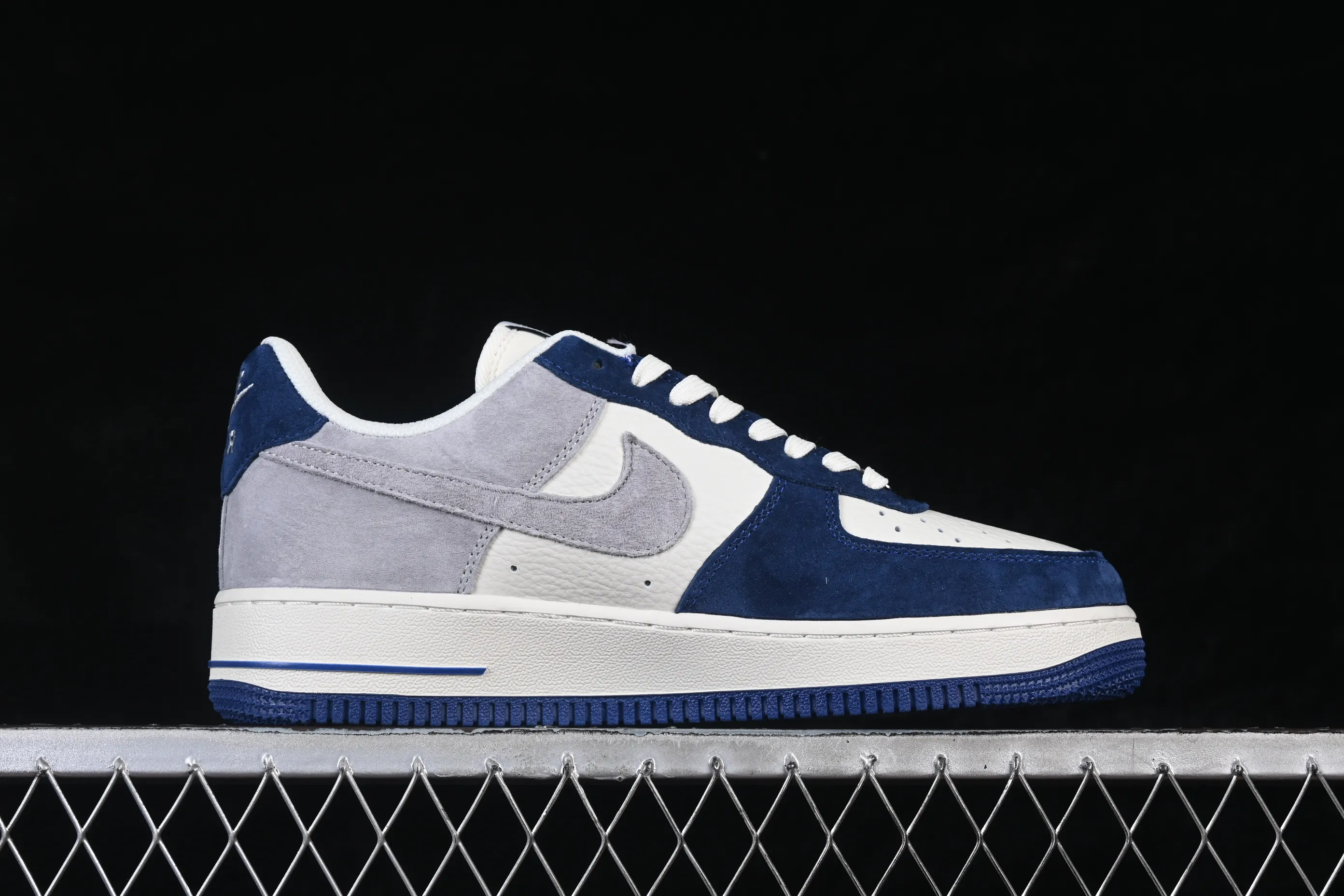 All categories Nk Air Force 1 Air Force series Nk Air Force 1 Low Air Force low-top Nike Air Force 1'07 Low white, gray and blue stitching Air Force 1 low-top casual sneakers HM3703-161